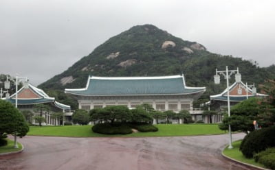 이란 사태 긴장감 고조…靑 "시시각각 보고 받으며 예의 주시 중"