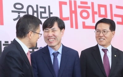 한국당+새보수당 지지율 민주당 앞섰다