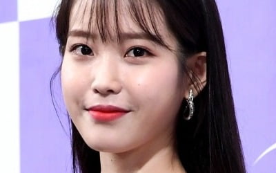 아이유, 신생 이담엔터테인먼트와 전속계약…12년 지기 매니저와 의리 지켜 [공식]