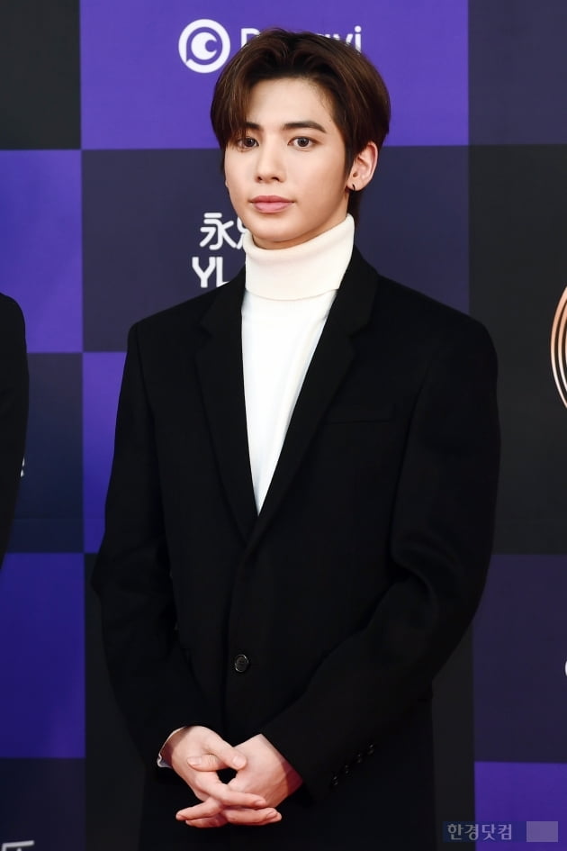 [포토] TXT 태현, '부드러운 눈빛~' (골든디스크)