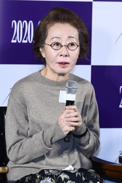 [포토] 윤여정, '언제 어디서나 존재감 폭발'