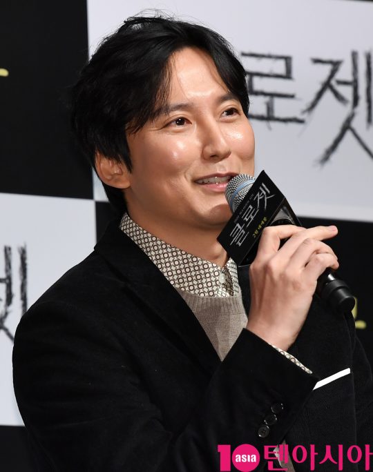 배우 김남길이 2일 오전 서울 신사동 압구정 CGV에서 열린 영화 ‘클로젯’ 제작보고회에 참석하고 있다.