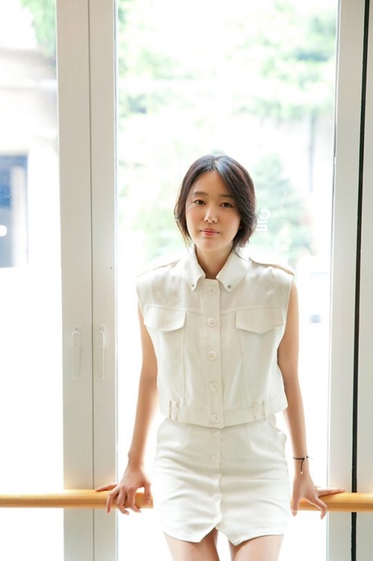 tvN ‘드라마 스테이지 2020-통화권 이탈’에 출연하는 배우 윤진서. /사진제공=FNC엔터테인먼트