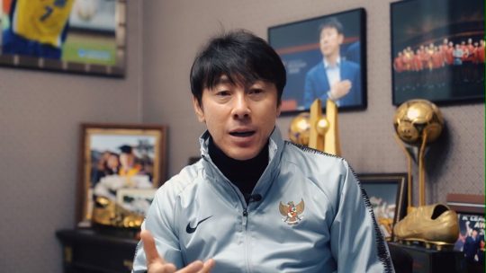 신태용 인도네시아 축구 국가대표팀 감독이 ‘2020 도쿄올림픽 축구 아시아 최종예선’에 관한 독점인터뷰에 응하고 있다/사진= JTBC 제공