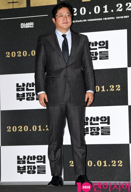 배우 곽도원이 15일 오후 서울 한강로3가 CGV 용산아이파크몰점에서 열린 영화 ‘남산의 부장들’ 언론시사회에 참석하고 있다.