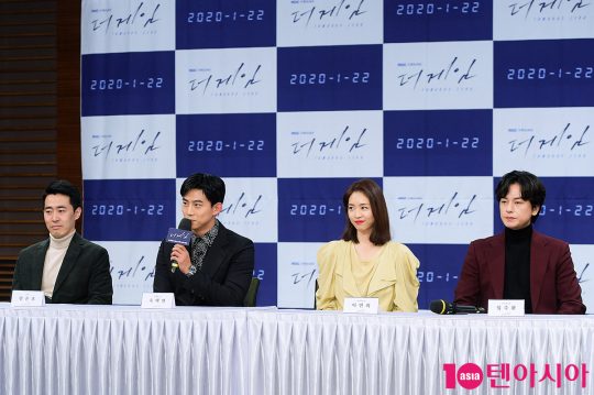 장준호 PD(왼쪽부터), 배우 옥택연, 이연희, 임주환