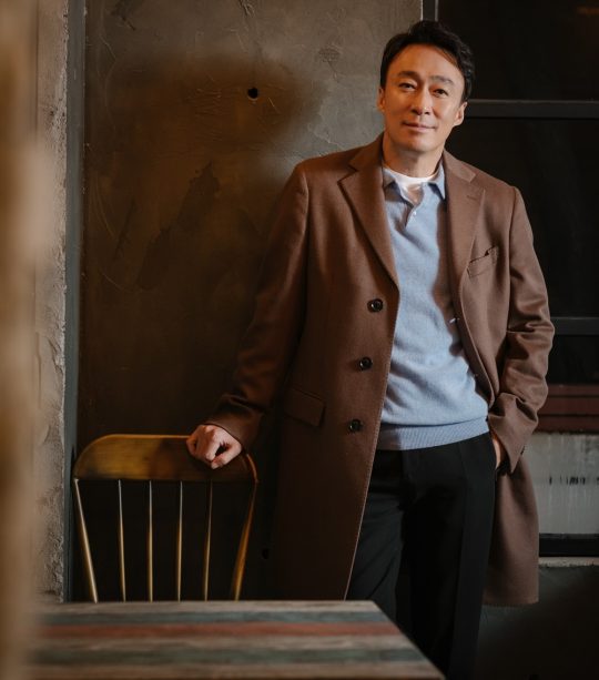 배우 이성민은 “‘미스터 주’와 ‘남산의 부장들’, 두 작품의 타깃 연령이 조금 달라서 그나마 다행이다. 결과적으로는 두 작품 모두 좋은 결과를 냈으면 한다”고 밝혔다./ 사진제공=플래닛