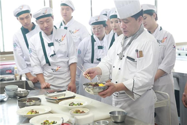 요리학교로 특급호텔과 대기업이 인재를 찾아 ‘리쿠르팅’을 진행하는 이유