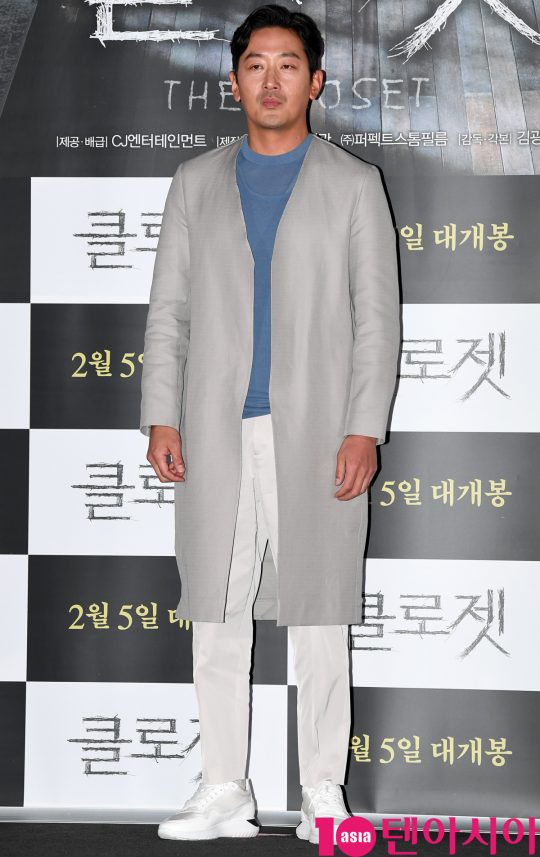 배우 하정우가 29일 오후 서울 한강로3가 CGV 용산아이파크몰점에서 열린 영화 ‘클로젯’ 언론시사회에 참석하고 있다.