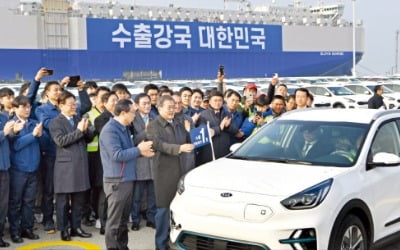 현장 방문만 11번째…문재인 대통령의 '친환경車 사랑'