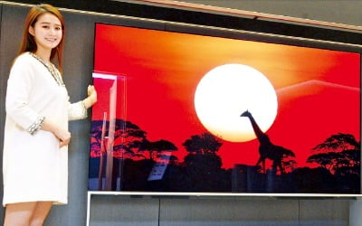 화질 높여주는 AI 탑재…LG 8K TV CES서 공개