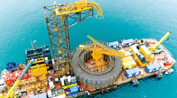 LS전선 해저 케이블이 미국 로드아일랜드주 블록섬 풍력발전단지에 설치되고 있다.  LS 제공
 