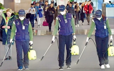 “우한 폐렴 유입 막아라”…인천공항 방역