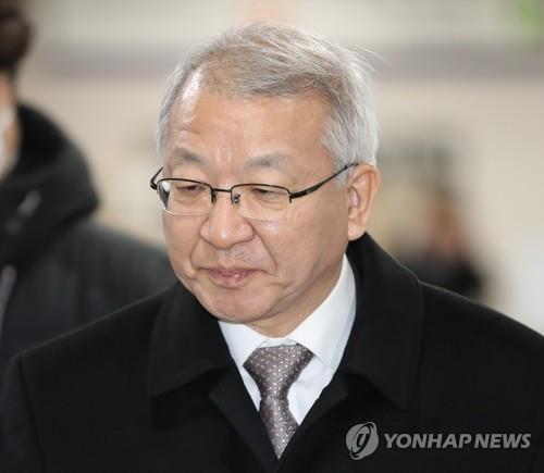 '폐 수술' 양승태 前대법원장 재판 연기…내달 21일 재개 예정