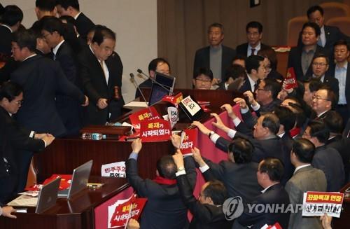 한국당, 비례위성정당 '비례자유한국당' 창당 작업 착수(종합)