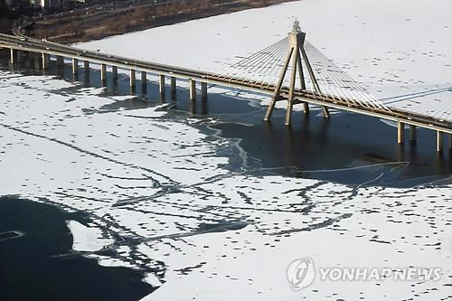 지구온난화로 강얼음 감소 추세 더 강화