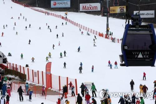 "추워도 괜찮아"…새해 첫 주말 스키장·썰매장·축제장 '인파'