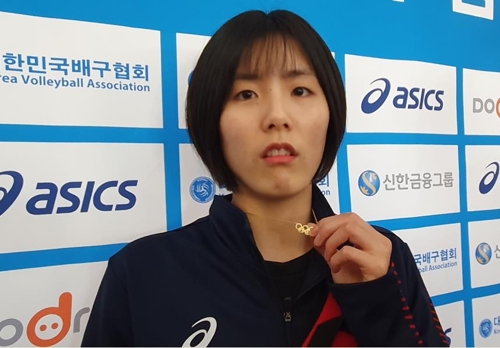 '오륜기 목걸이' 걸고…이재영 "올림픽 예선, 잘할 수 있어요"