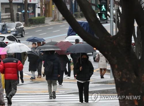 '때아닌 겨울 폭우' 충북 동절기 하루 강수량 신기록 경신