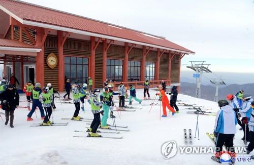 북한, 마식령스키장·양덕온천 개장…"어서 오시라, 별천지로!"