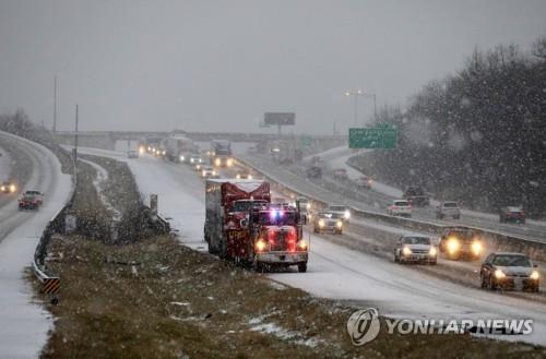 미국 남부에 겨울폭풍·토네이도 강타…최소 10명 숨져