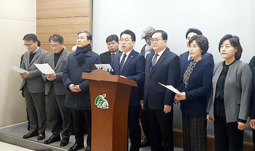 청주 서원 총선 열기 고조…민주당 후보끼리 상호 견제