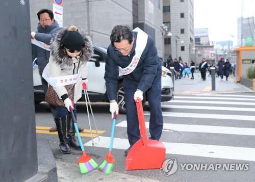 채현일 구청장 "불법노점 사라진 영등포역은 변화의 시작"