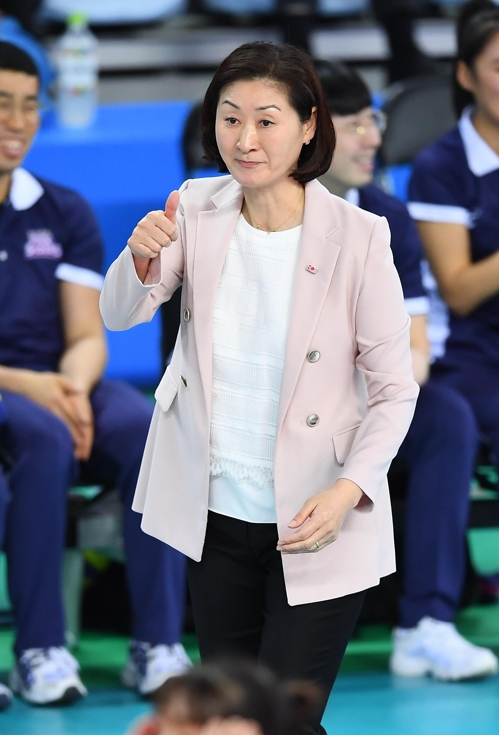 '루시아 살아났네' 흥국생명, IBK기업은행 완파하고 4연승(종합)