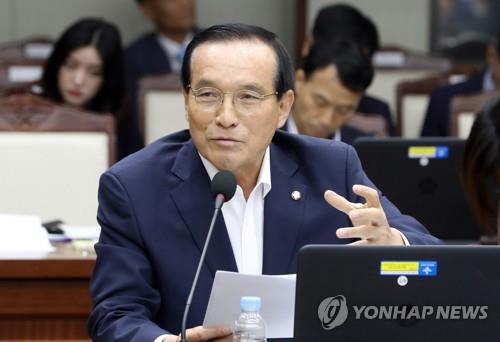 김중로 "세종시 교차로 한 곳에 신호등 15개…감사 필요"