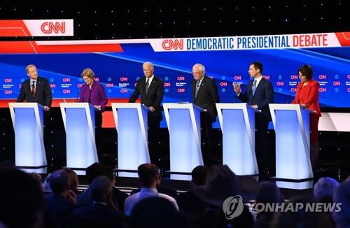 미국 민주당 경선서 '여성 대통령' 설전…북한 문제도 거론