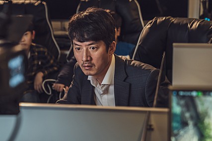 설 연휴 한국 영화 삼파전…코미디 vs 정치 드라마