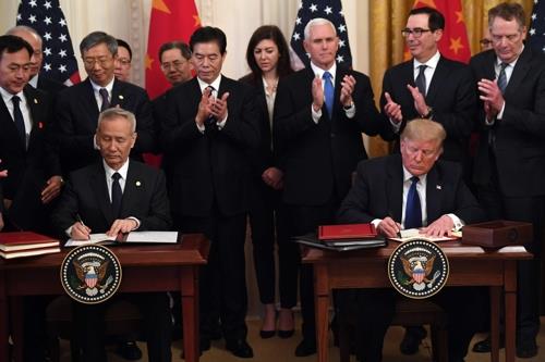 미중, 1단계 무역합의 서명…중, 2년간 2천억불 미 제품 구매