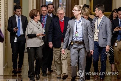 트럼프 탄핵심판 취재제한에 "클린턴 때보다 심하다" 비판