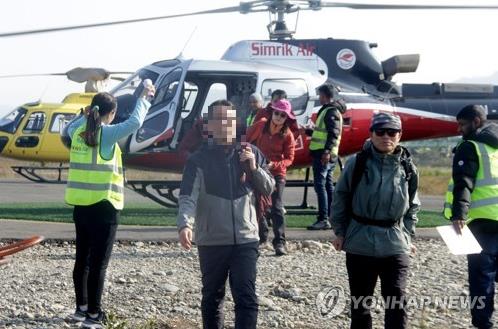 네팔 "안나푸르나 실종자 계속 수색…고립자 200여명 구조"