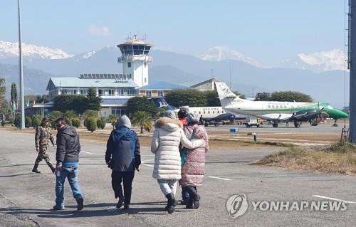 안나푸르나 수색 난항에 애타는 가족…시간은 가고 날씨도 변덕