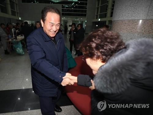 통합신공항 이전에 '빨간불'…군위군 주민투표 결과 불복