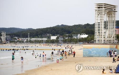 "더 많은 관광객을"…충남 주요 해수욕장에 전망대 설치 붐