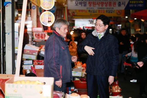 김경수 '드루킹 족쇄' 못 풀었지만 도정은 차질없이…민생 행보