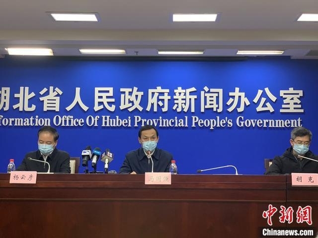 우한시 "관내 발열환자, 며칠간 1만5천명"…베이징서 첫 사망자