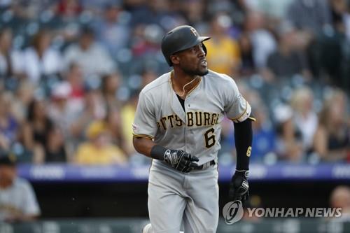 MLB 애리조나, 유망주 보내고 올스타 외야수 마르테 영입