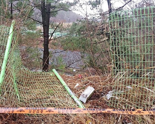 울산 대암댐에 운전자 탄 승용차 추락…물살 거세 구조 난항