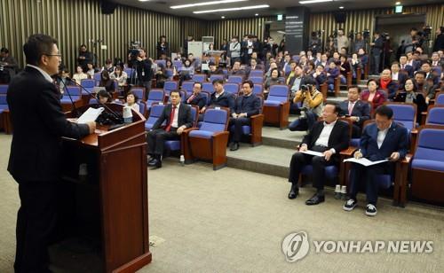 한국당 '대통합 늦은것 아니냐' 회의론…"그래도 합쳐야" 반론도