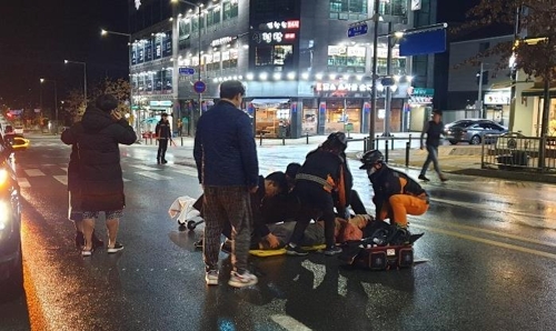 경북도청 서문 앞 횡단보도서 남녀 공무원 교통사고로 다쳐