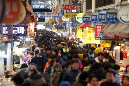 "설 제사용품 전통시장이 대형마트보다 7만원 더 저렴"