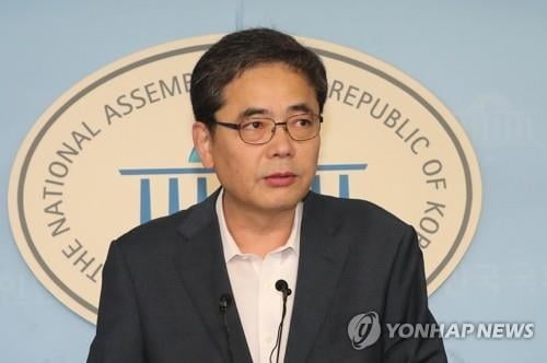 靑, 곽상도 의원에 "국회의원이 할 일인가"