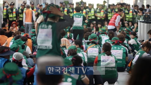 도로공사, 소송 중인 요금수납원 `조건부` 직접고용