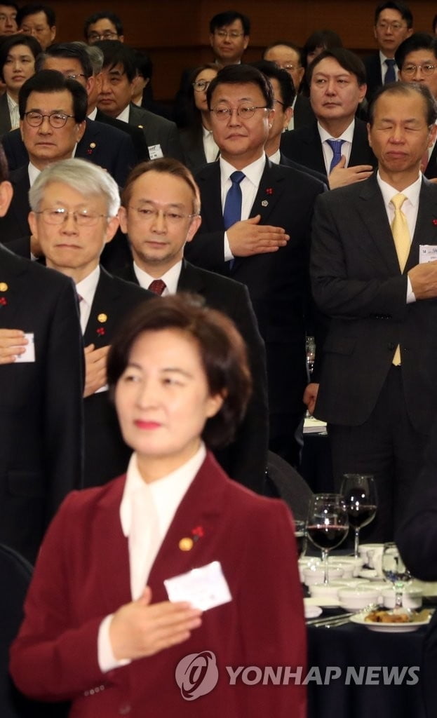 추미애, 윤석열 겨냥 "수술칼로 여러 번 찌르면 명의 아냐"