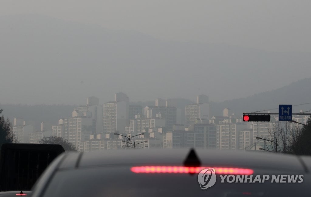 [날씨] 일요일 일교차 커…경기남부·충청권 미세먼지 `나쁨`