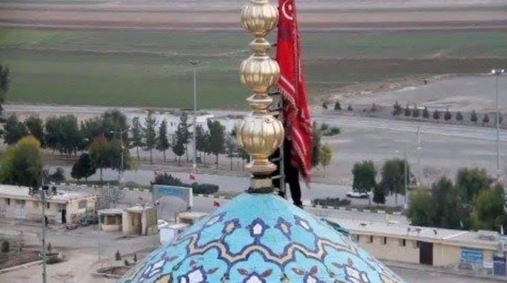 "피의 전투 임박"...이란 모스크에 `붉은 깃발` 등장