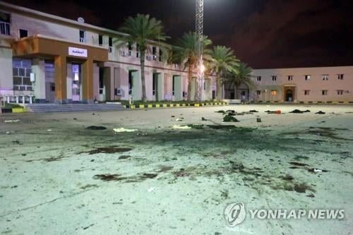 리비아 수도 군사학교에 공습… 28명 사망·23명 부상